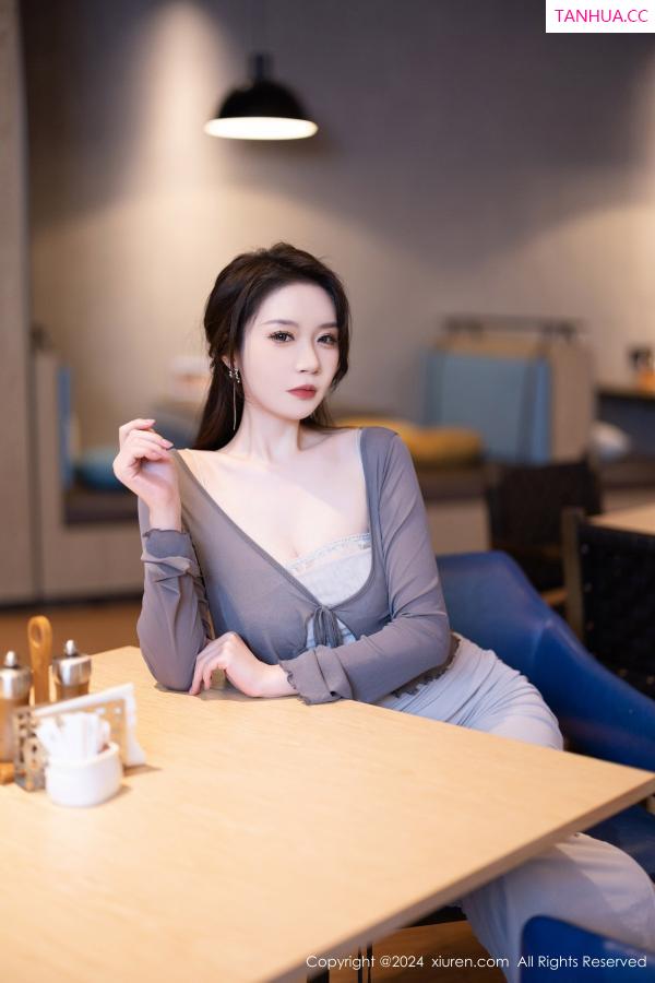 梦心玥  [XiuRen]高清写真图 2024.08.13 No.9007 梦心玥 丝袜美腿第3张图片